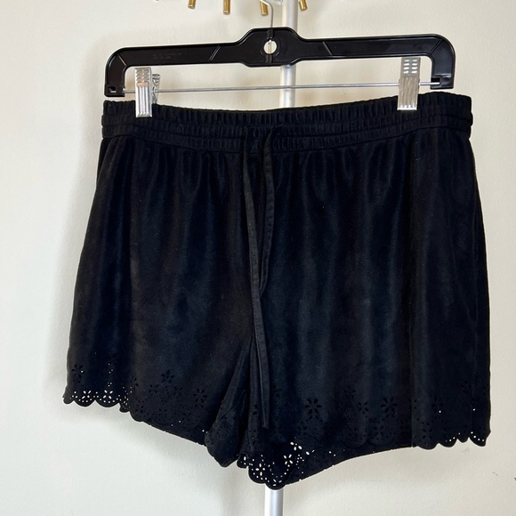 Garage faux suede black eyelet design elastic waist lightweight shorts Large EUC - Picture 2 of 8
